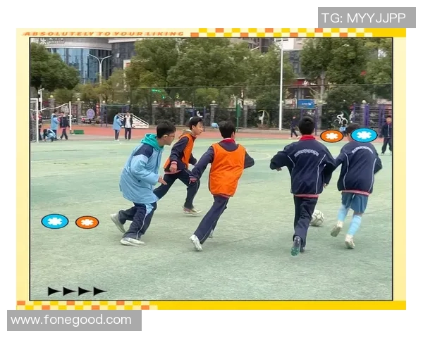 足球创意合影展现团队精神与激情瞬间的完美结合