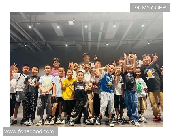 武汉街舞队荣登街舞节奏排行榜第一名引领潮流风尚